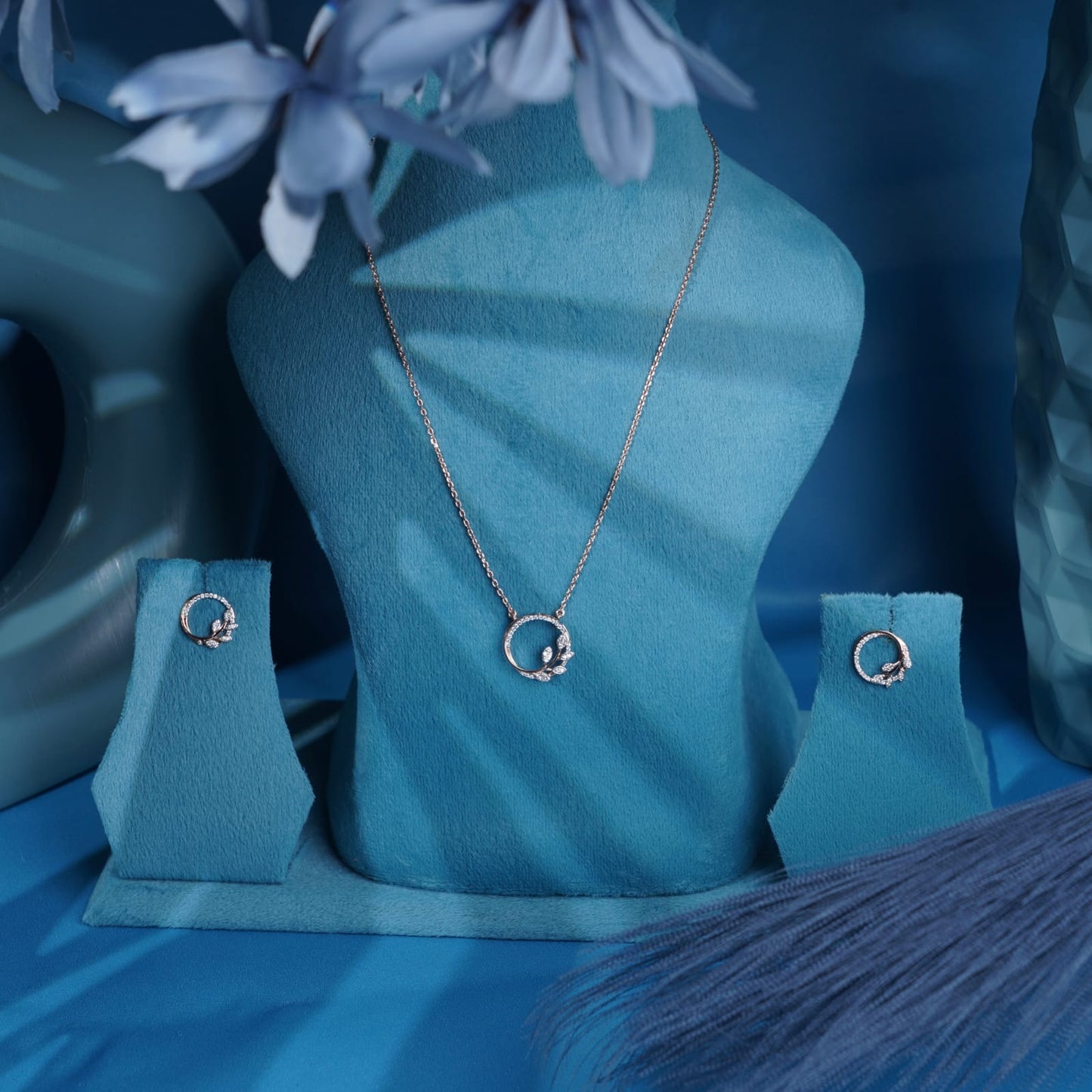 lab-grown diamond pendant set Bloom